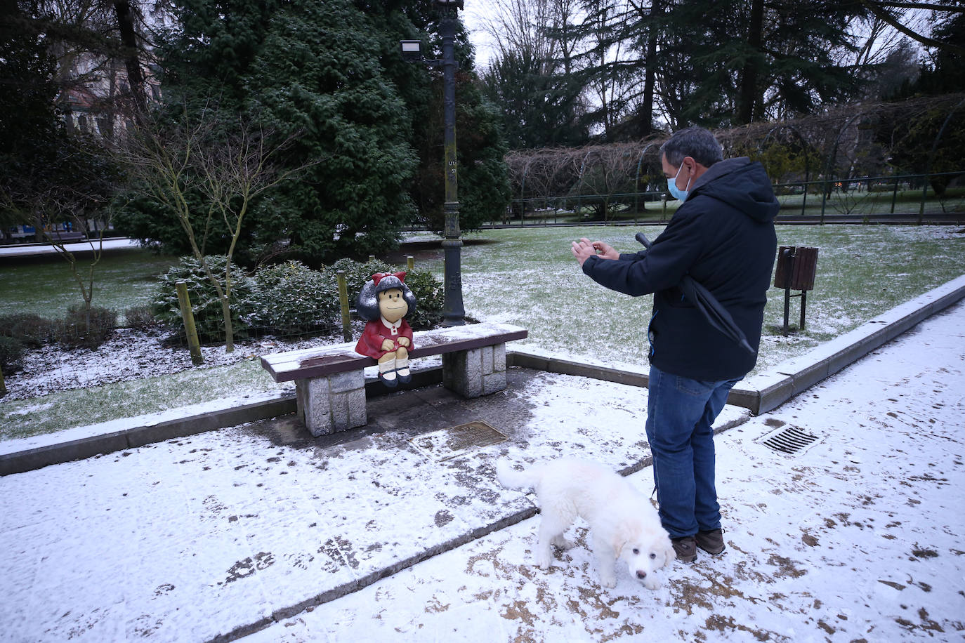 La borrasca deja nevadas y mucho frío en la región, que permanecerá en alerta todo el fin de semana.