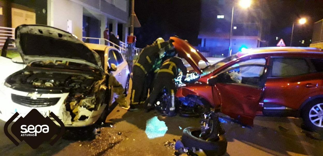 Los bomberos tuvieron que intervenir en el accidente de la avenida de Alemania. 