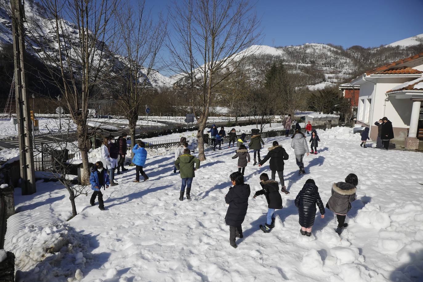 Todas las rutas de transporte escolar también volverán a funcionar en la región ante la mejora del temporal