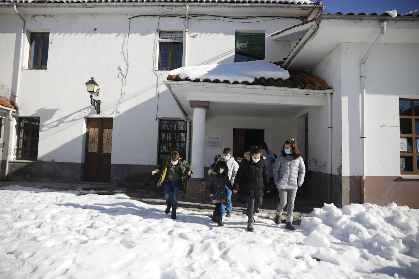 Todas las rutas de transporte escolar también volverán a funcionar en la región ante la mejora del temporal