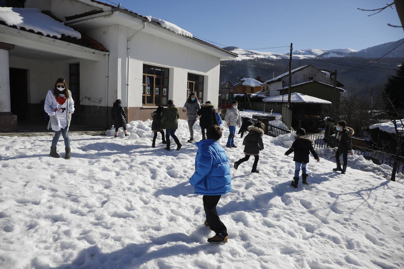 Todas las rutas de transporte escolar también volverán a funcionar en la región ante la mejora del temporal
