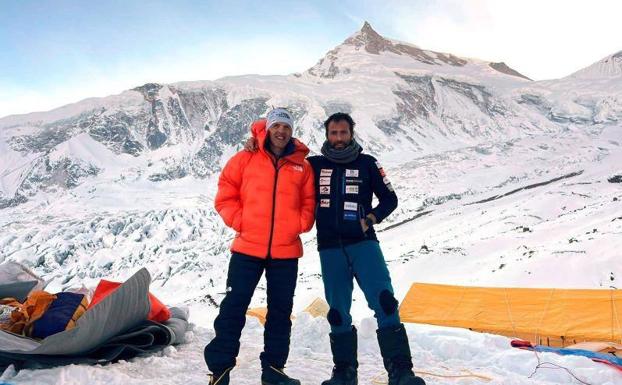 Alex Txikon alcanza el campo base del Manaslu