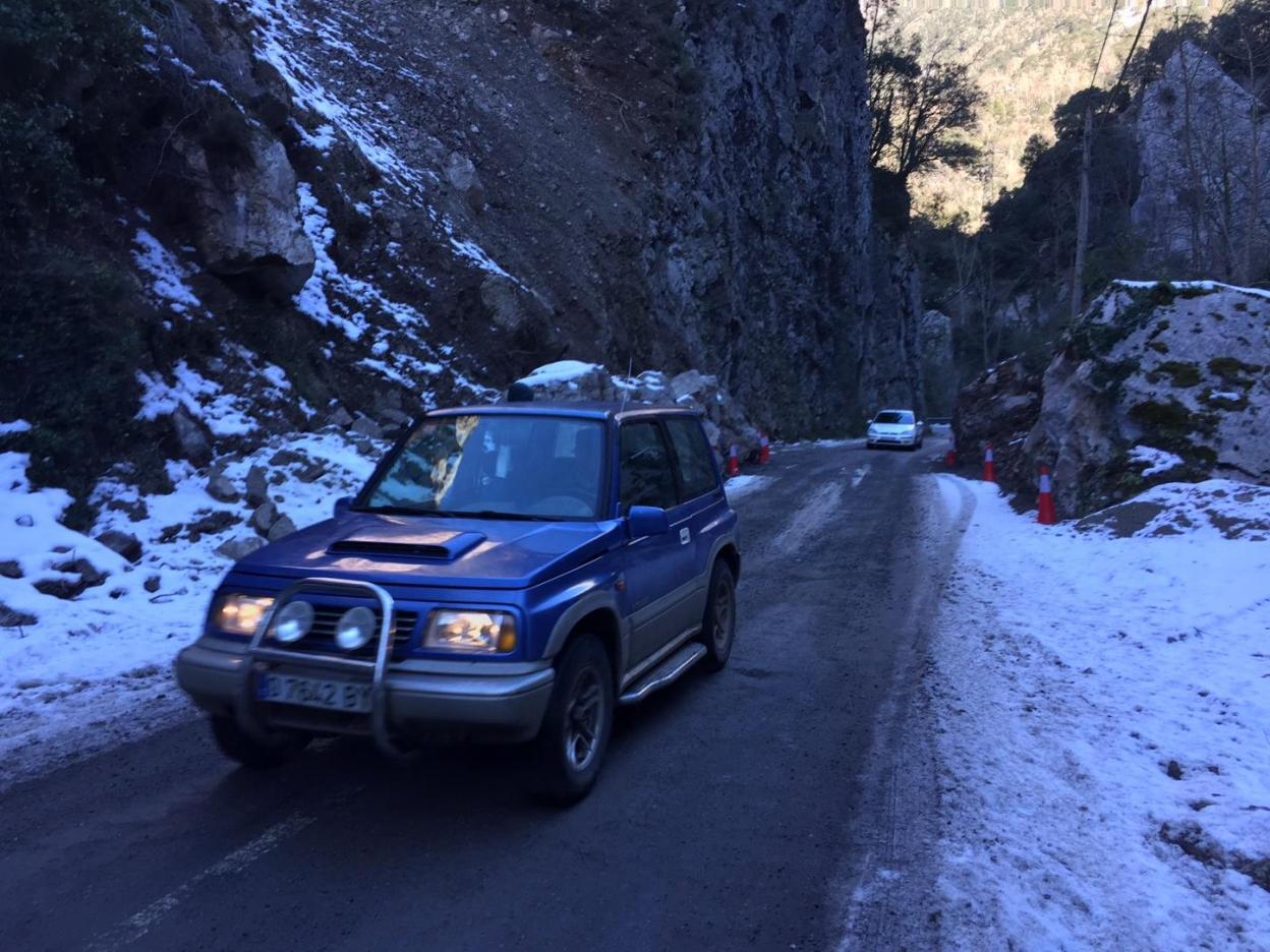 La AS-227, entre Castro y el desfiladero de La Malva, en Somiedo. 