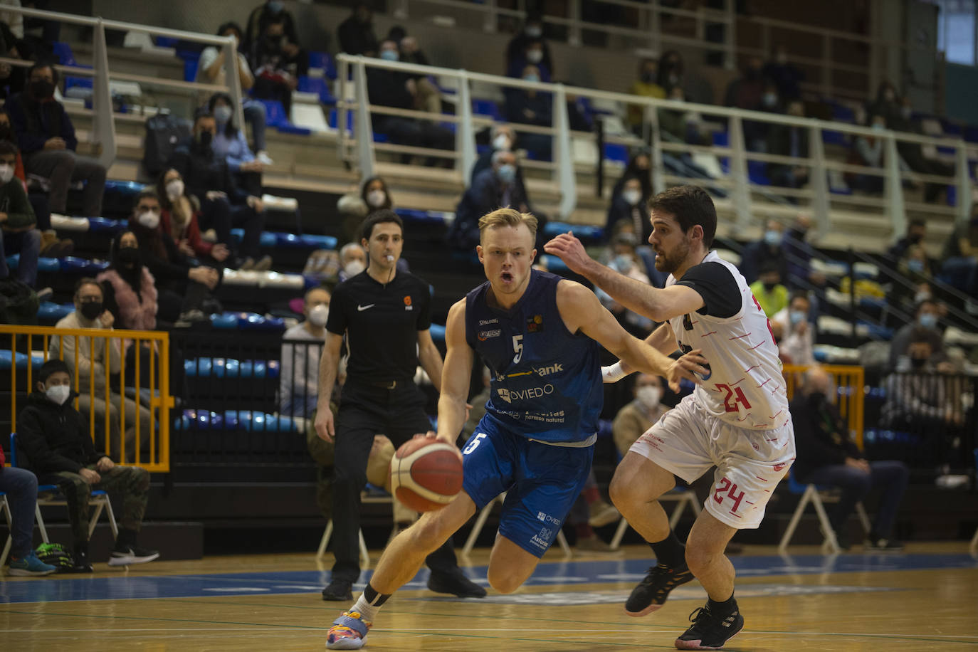 El equipo de Natxo Lezkano se impuso al Ourense tras un ajustado final en el que los gallegos estuvieron a punto de aguarle el estreno de año a los azules