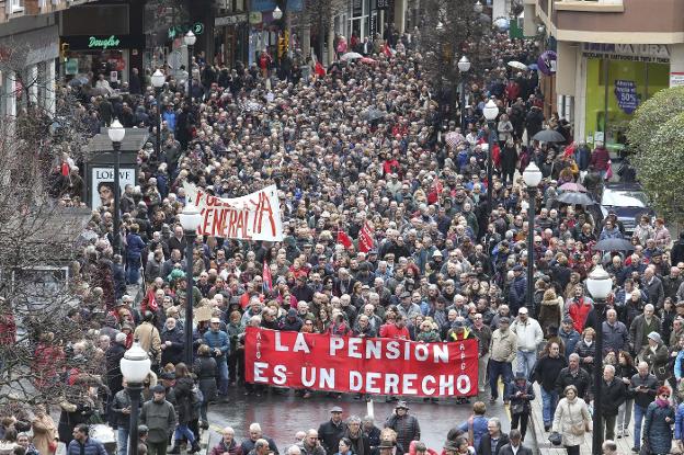 El Gobierno renuncia a ampliar el cómputo de la pensión y los autónomos cotizarán por sus ingresos reales