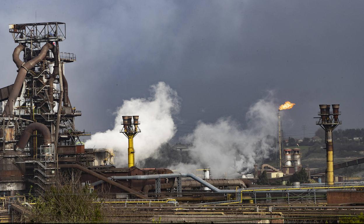 La factoría de Arcelor de Gijón, una de las grandes afectadas. d. arienza
