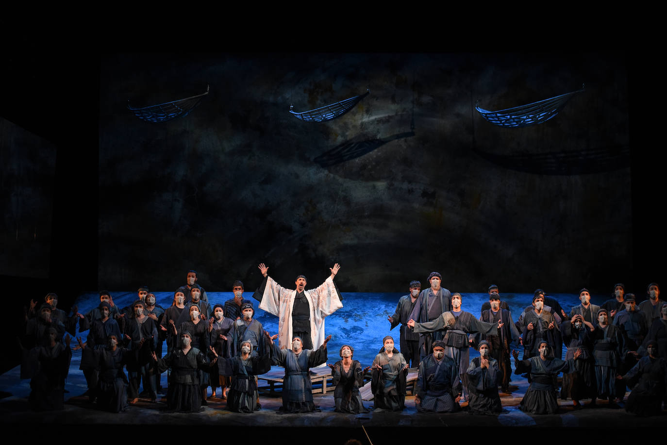 El público del Teatro Campoamor aplaude la representación de 'Los pescadores de perlas', último título de la temporada de ópera.