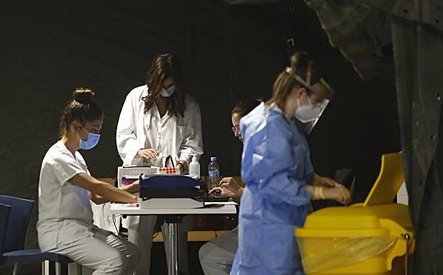 Asturias vuelve a superar el medio millar de positivos en un día con nueve fallecimientos y 52 hospitalizaciones