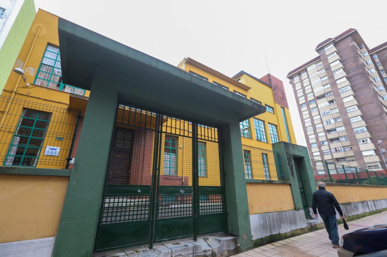 El colegio Palacio Valdés permanece cerrado desde última hora de la mañana del lunes, como el Sabugo y FP del Menéndez Pidal. 