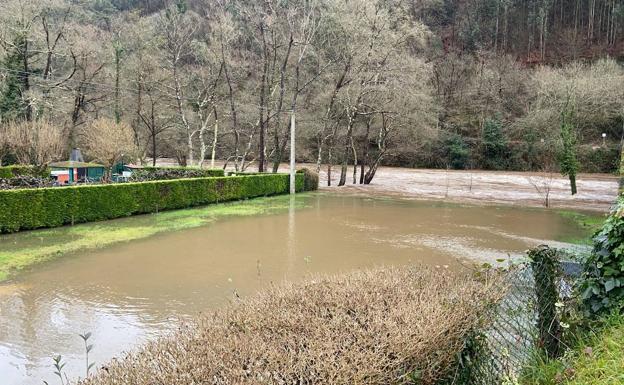 Desbordamiento del Nalón en Quinzanas (Pravia)