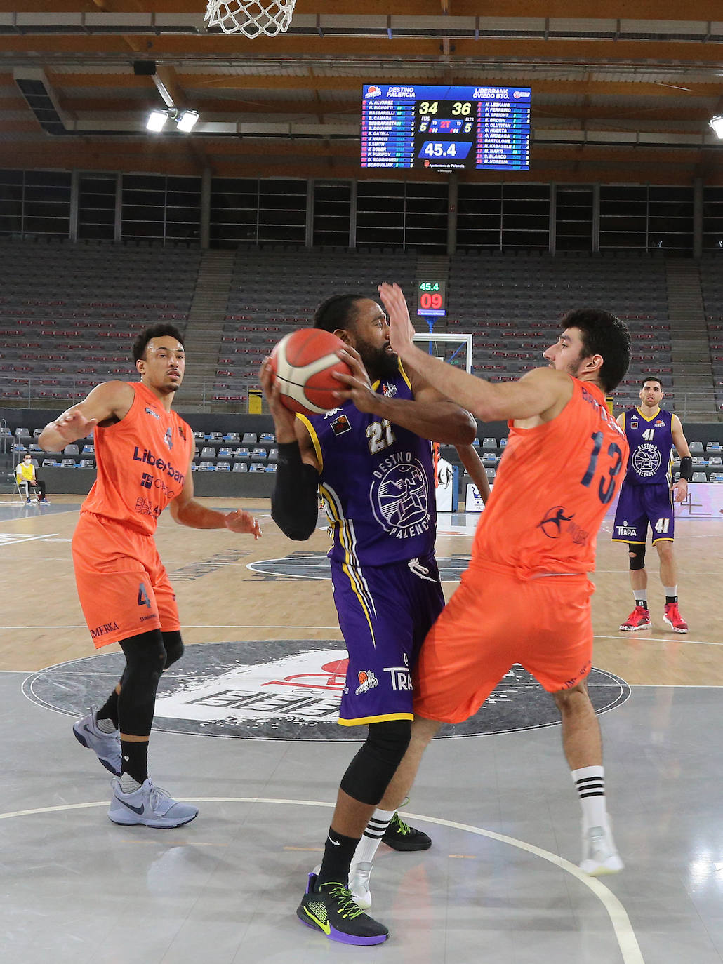 Fotos: Victoria en la prórroga del Liberbank Oviedo ante el Palencia