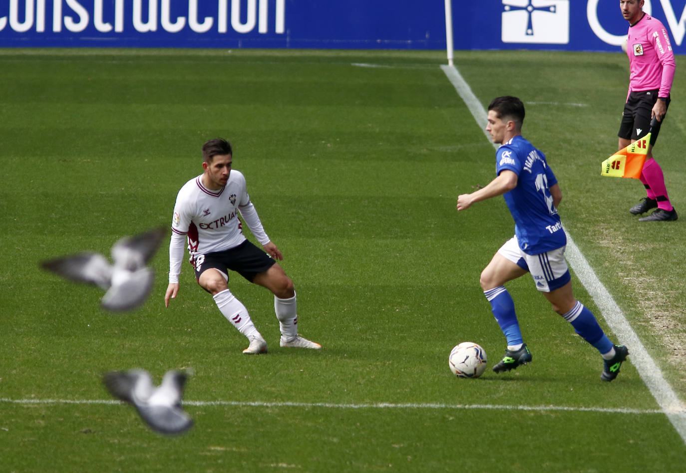 El partido entre el Real Oviedo y el Albacete en el Tartiere, que se saldó con victoria manchega, en imágenes.