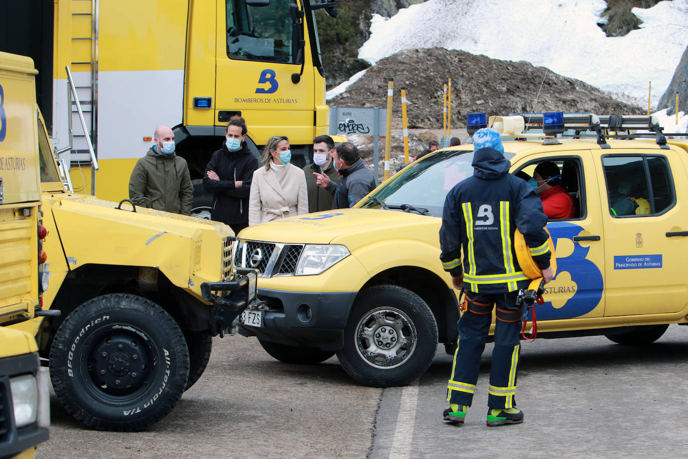 El dispositivo de búsqueda integrado por efectivos de Bomberos del Servicio de Emergencias del Principado de Asturias (SEPA), junto a miembros del GREIM de la Guardia Civil, localizaron este sábado el cuerpo de Virgilio García, el operario de carreteras del Principado que resultó sepultado por un alud el día de Año Nuevo