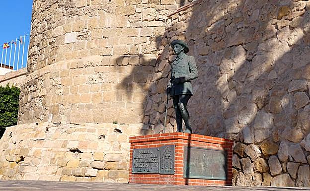 Vox se opone a retirar una estatua de Franco en Melilla, la última que queda en una vía pública española