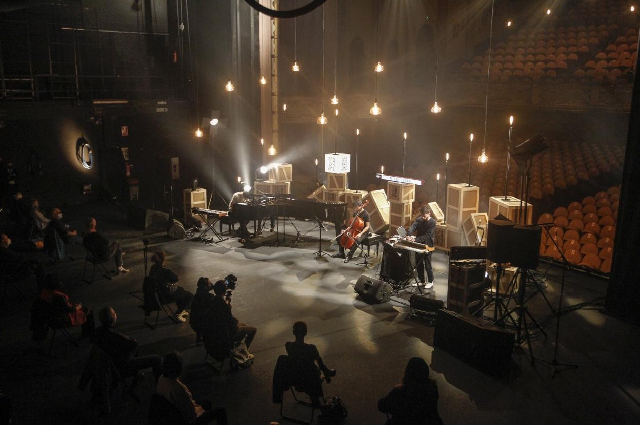 Nico Casal, ayer, sobre las tablas del Jovellanos. 