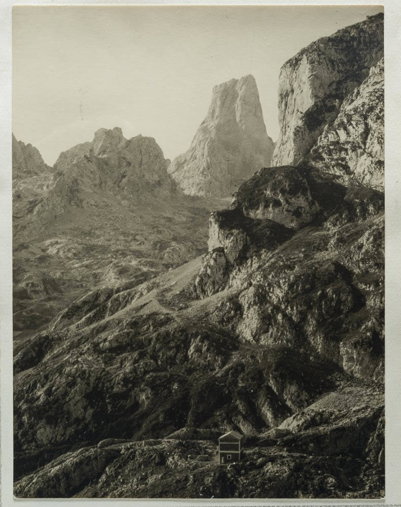 Naranjo de Bulnes, 1955.