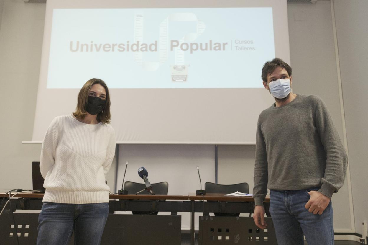 Liliana Fernández Peña y Alberto Ferrao, en la presentación de los cursos. 