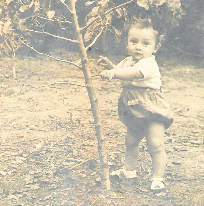 1956. En Verdicio, donde nació en una familia humilde de la que fue el mayor de cuatro hermanos. 