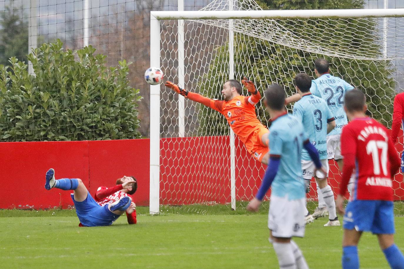 Fotos: Las imágenes del Sporting B - UP. Langreo