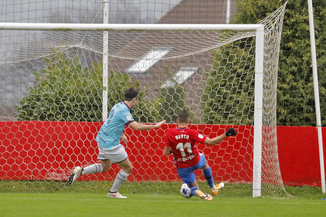 Fotos: Las imágenes del Sporting B - UP. Langreo