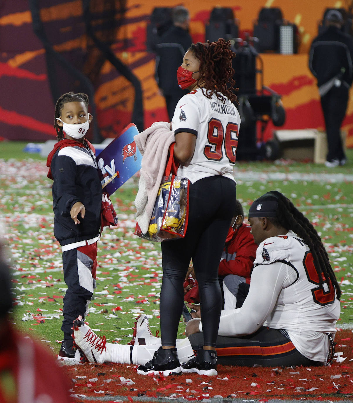 La Super Bowl de la pandemia terminó, en lo deportivo, con una aplastante y merecida victoria de los Buccaneers de Tampa sobre los Chiefs de Kansas City, por 31 a 9, que les vale a los de Florida su segundo título, 19 años después del primero | The Weeknd fue el artista canadiense encargado de protagonizar el espectáculo del intermedio