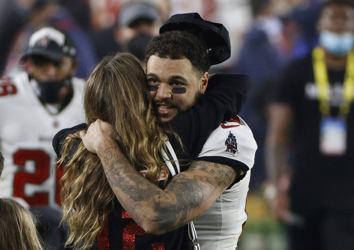 La Super Bowl de la pandemia terminó, en lo deportivo, con una aplastante y merecida victoria de los Buccaneers de Tampa sobre los Chiefs de Kansas City, por 31 a 9, que les vale a los de Florida su segundo título, 19 años después del primero | The Weeknd fue el artista canadiense encargado de protagonizar el espectáculo del intermedio