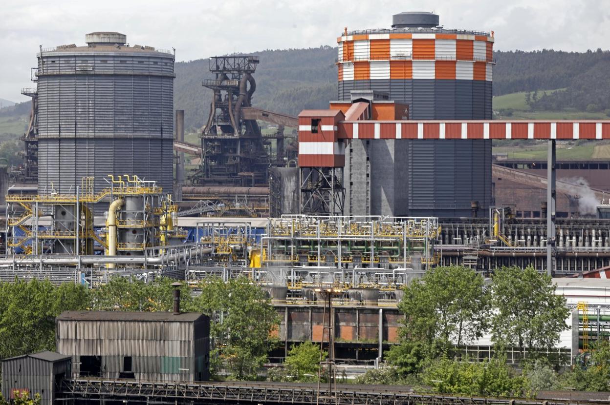 Arcelor tendrá que pagar más por el gas que consume, pero podría librarse de la subida de la luz. 