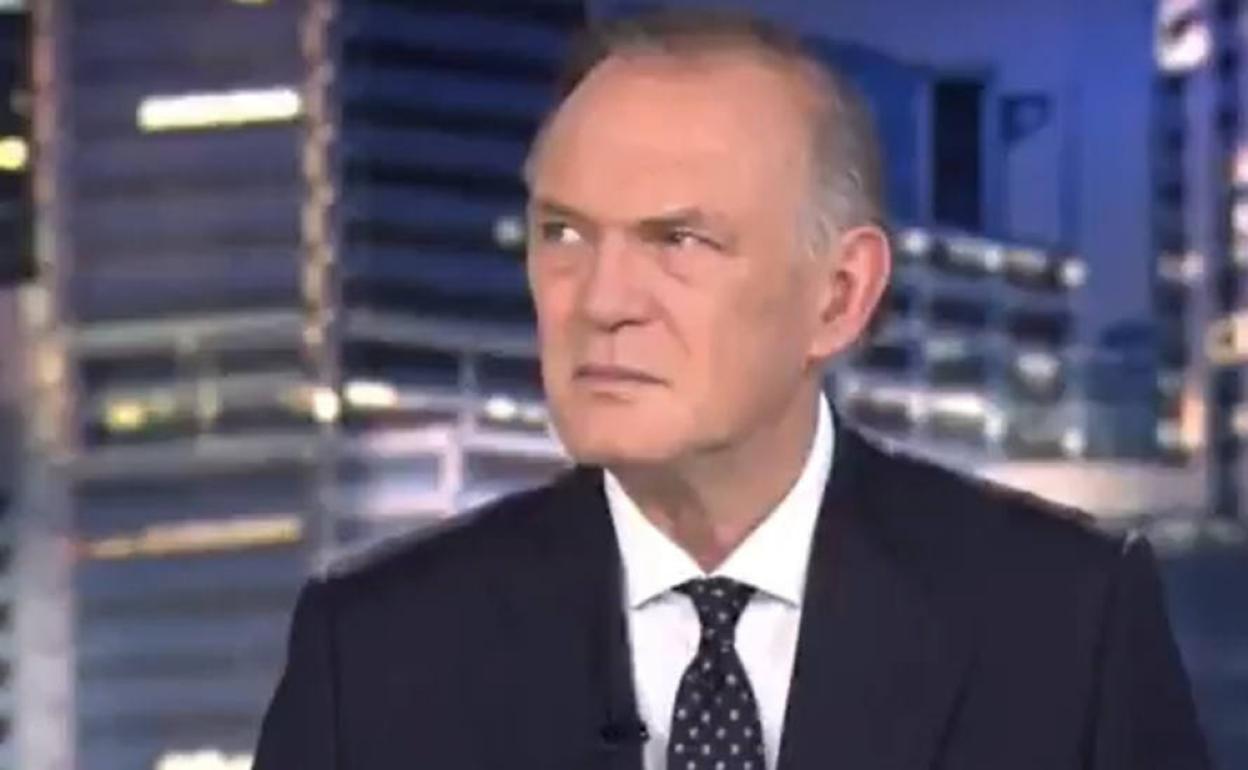 Así se queda Pedro Piqueras cuando le dan paso desde 'Sálvame'