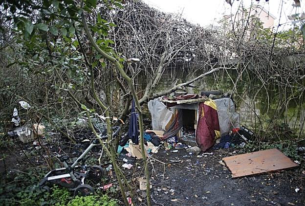 Chamizo de Roces donde hallaron sin vida al bilbaíno Alberto A. A., de 40 años. 