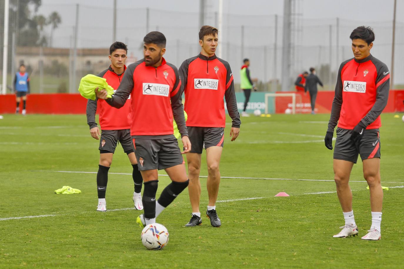 Los rojoblancos han preparado este jueves en Maero en encuentro de este fin de semana 