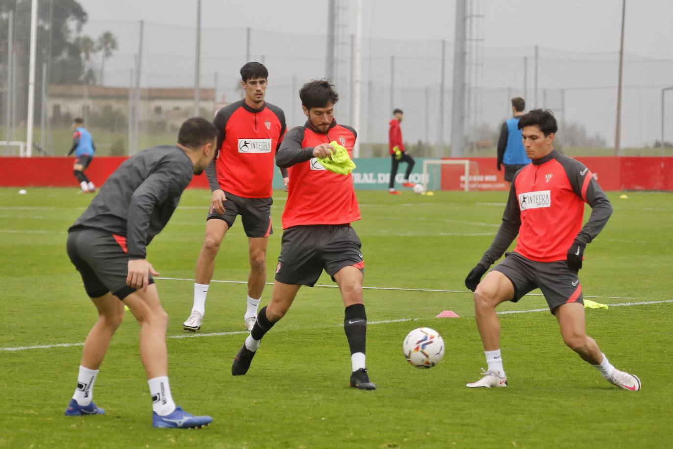 Los rojoblancos han preparado este jueves en Maero en encuentro de este fin de semana 