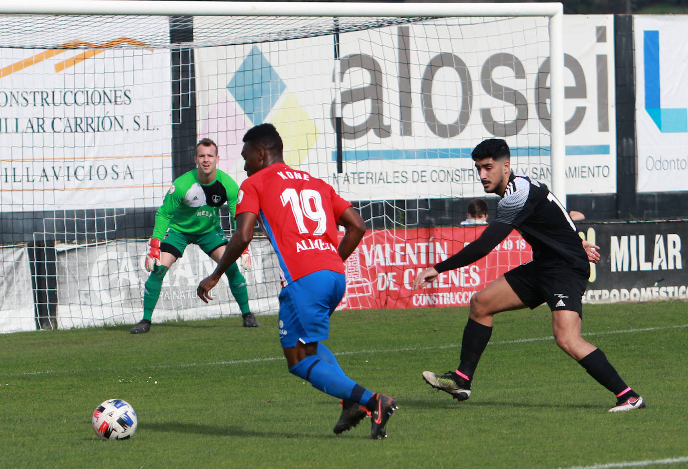 Duelo asturiano este domingo en Villaviciosa entre el Lealtad y el Sporting B. 