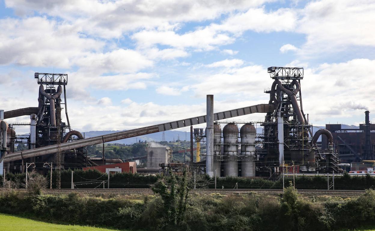 Altos hornos de la factoría de Arcelor en Gijón.