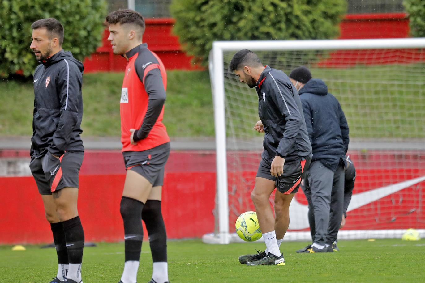 Fotos: Entrenamiento del Sporting (16/02/2021)