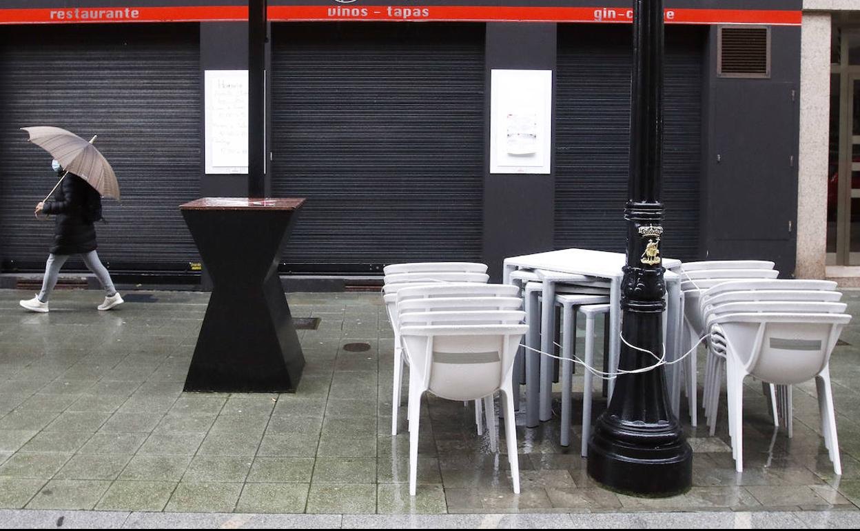 Las empresas advierten de que el 90% del sector turístico no puede optar a las ayudas