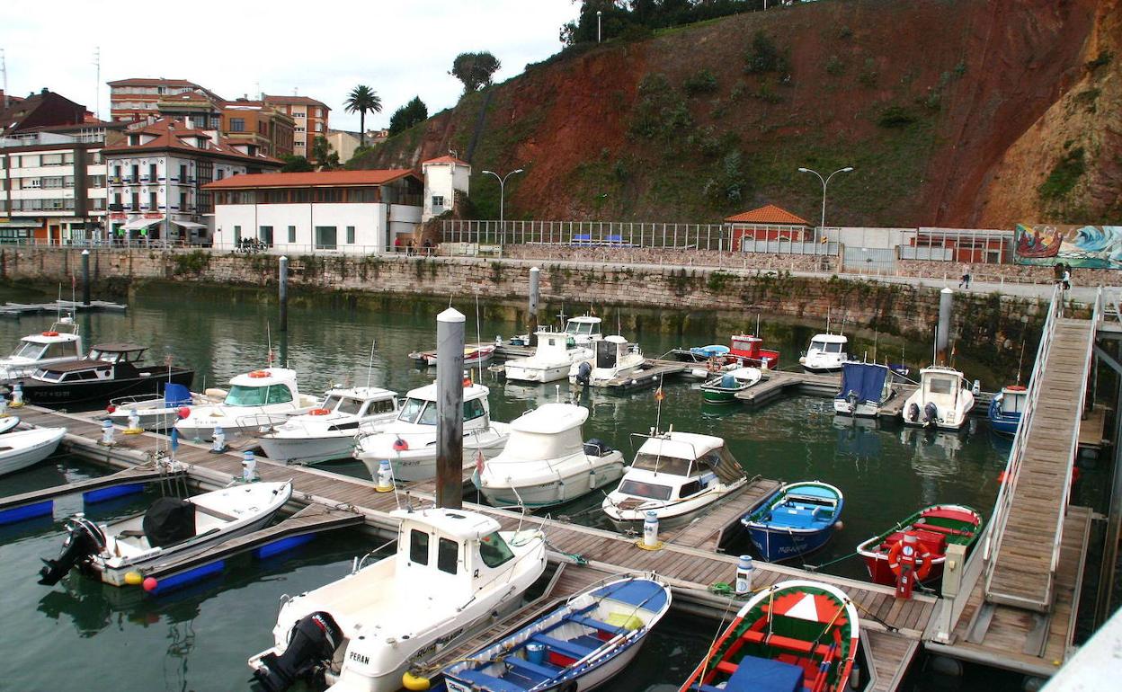 Comienza el del canal de acceso del puerto Candás | Comercio: Diario de Asturias