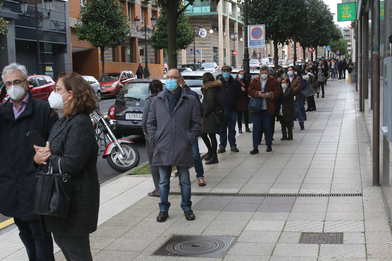 Luis Antuña consiguió este viernes la victoria en las elecciones al Colegio de Médicos de Asturias, imponiéndose a Venancio Martínez. Hubo gran afluencia de médicos para votar en las primeras elecciones desde 2001.
