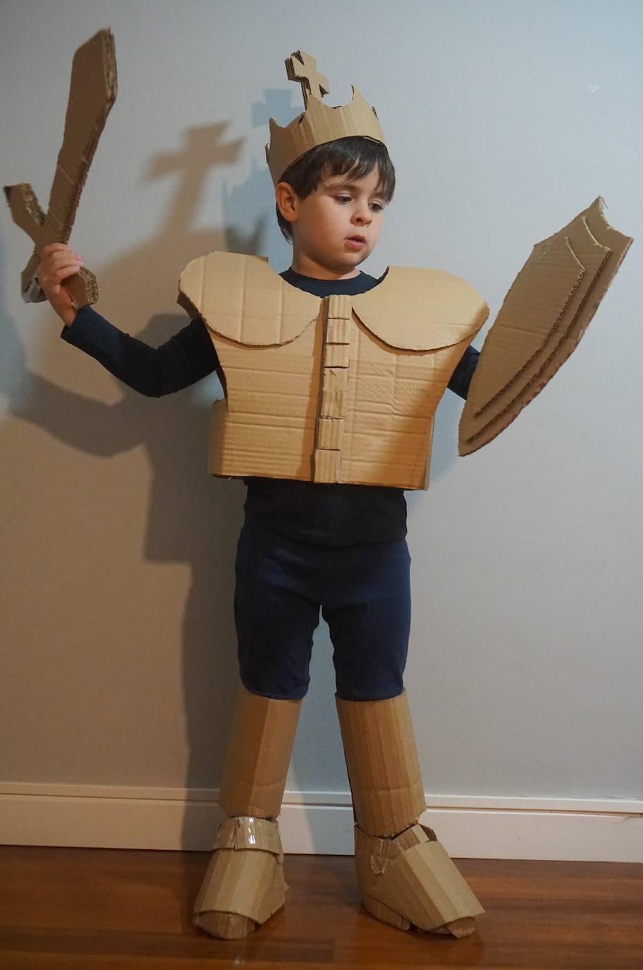 Decididos a no quedarse sin Carnaval, los ovetenses no han dudado en participar en el concurso 'Carnaval Casero 2021' convocado por la Concejalía de Centros Sociales. Una treintena de propuestas individuales y en grupo se han presentado, demostrando su originalidad y ganas de pasarlo bien.