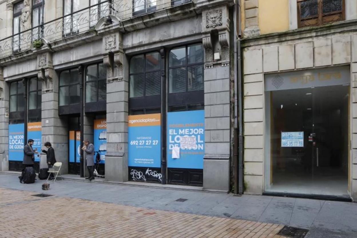 Los locales comerciales del centro de Gijón se vacían y el precio cae un 30%