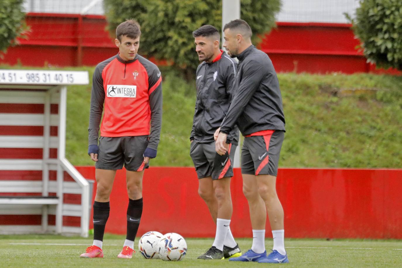 Los sportinguistas preparan su partido ante el Español