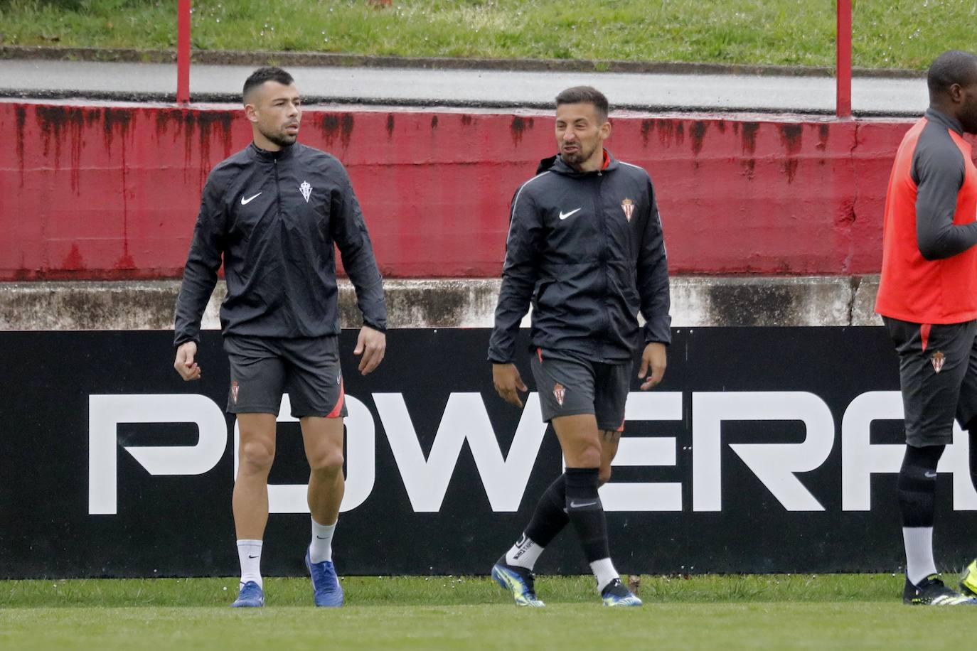 Los sportinguistas preparan su partido ante el Español