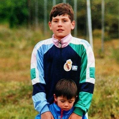 Iker Casillas con su hermano.