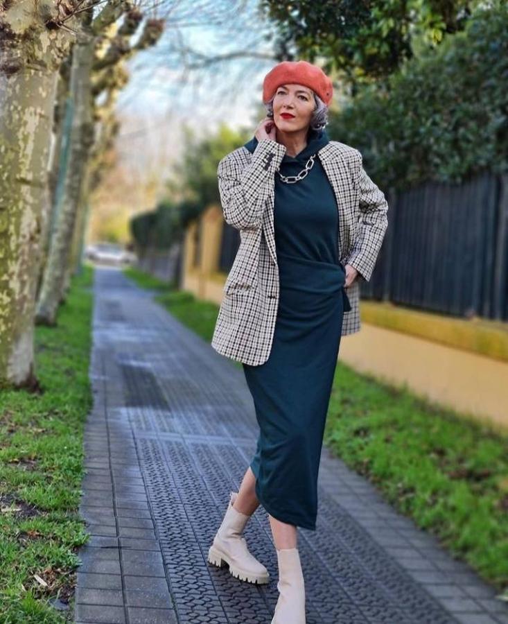 No queda nada para estrenar la primavera y menos aún para comenzar el mes de marzo y con él integrar todas esas tendencias primaverales en nuestros looks de entretiempo. Si te falta inspiración para estas próximas semanas, hoy te proponemos que innoves y que te inspires con alguno de estos looks que te proponemos. Y es que el 'streetstyle' nos trae en esta ocasión estos 31 looks ideales para diario, para ir a la oficina o para lucir en cualquier otra ocasión que se te presente este mes de marzo. Toma nota. 