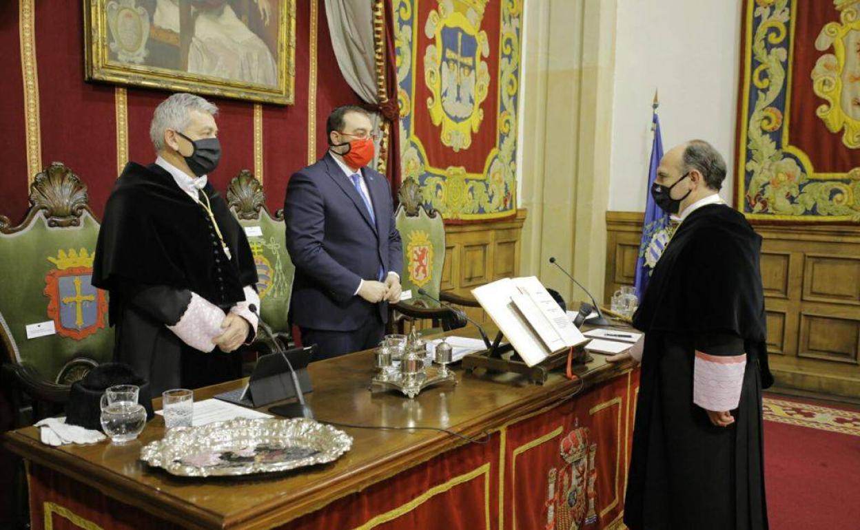 «La Universidad se la juega con el futuro de Asturias. Hay que aprender del pasado y ver el futuro como una ventana de oportunidad»