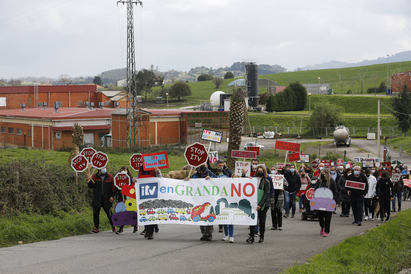 Reclaman una reunión con la alcaldesa y aseguran que el emplazamiento no cumple con lo que marca el decreto que regula estas instalaciones