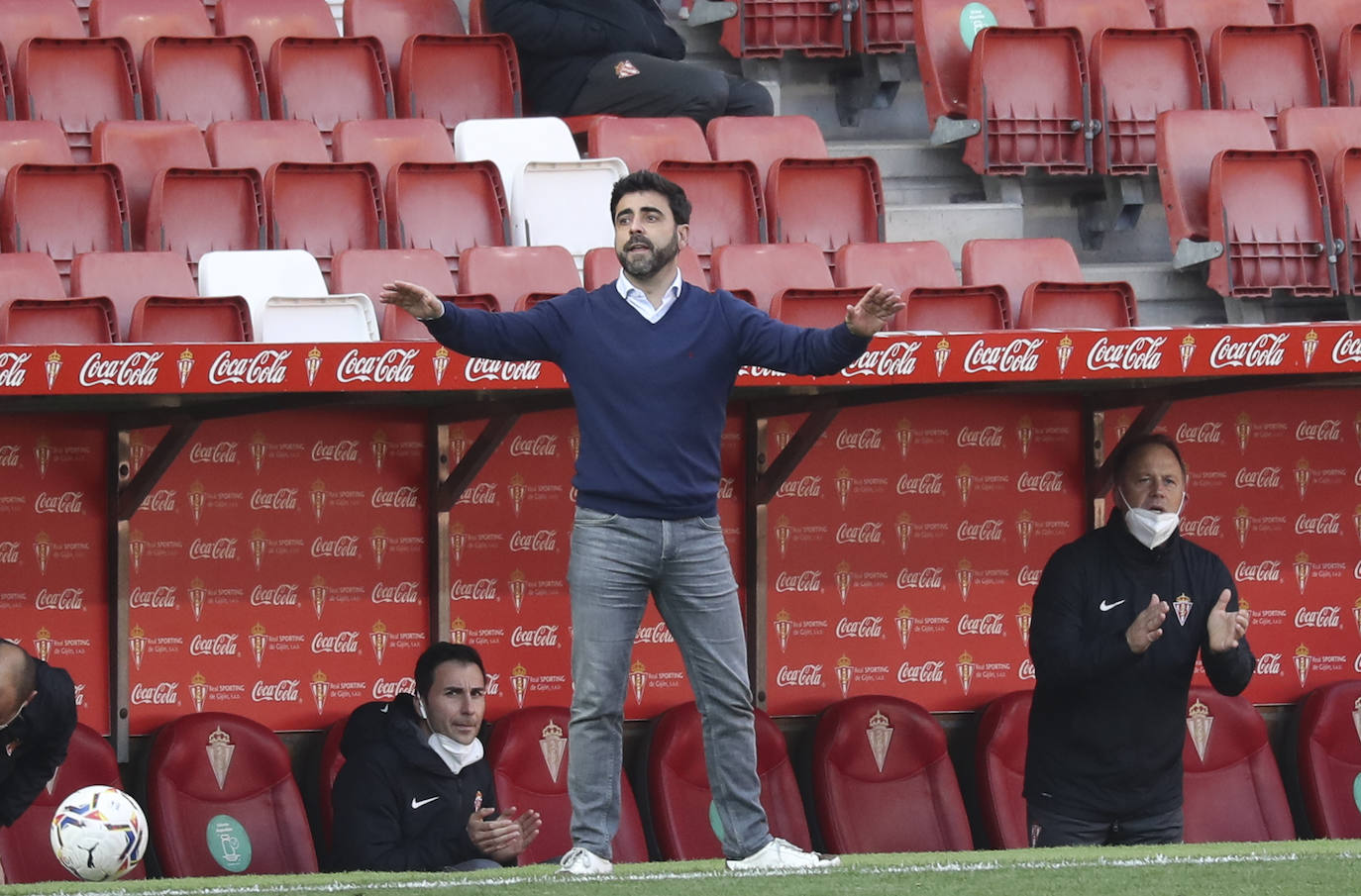 El Sporting suma un punto ante el gran candidato al ascenso esta temporada y sigue invicto en su estadio