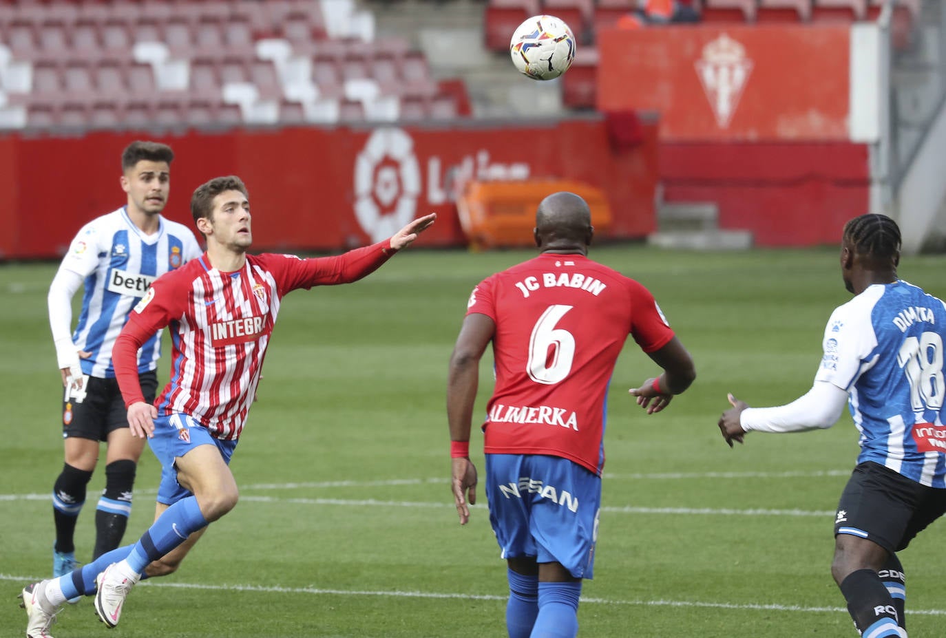 El Sporting suma un punto ante el gran candidato al ascenso esta temporada y sigue invicto en su estadio