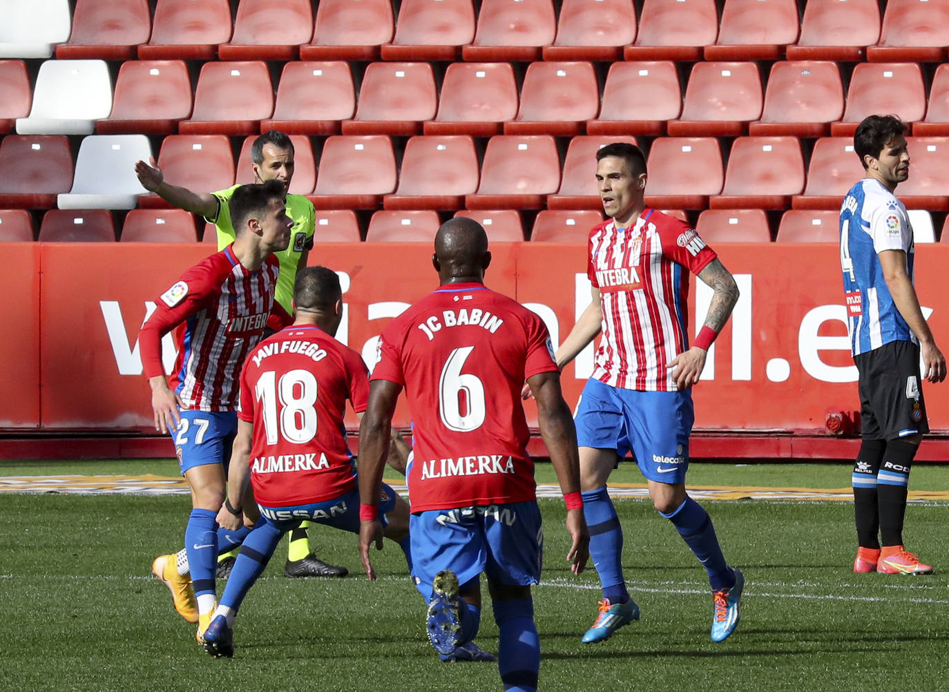 El Sporting suma un punto ante el gran candidato al ascenso esta temporada y sigue invicto en su estadio