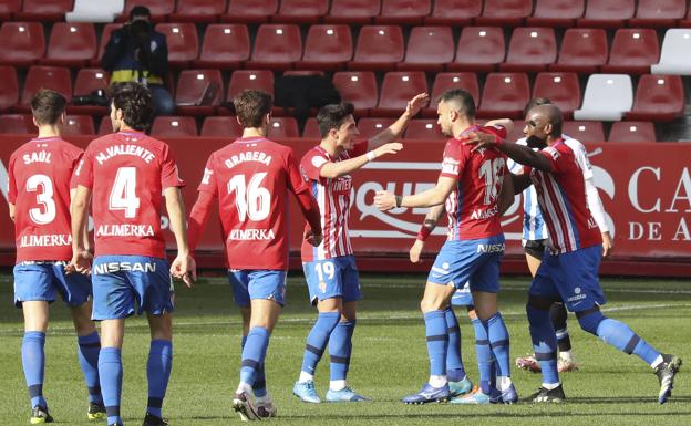 Un momento del partido disputado en El Molinón