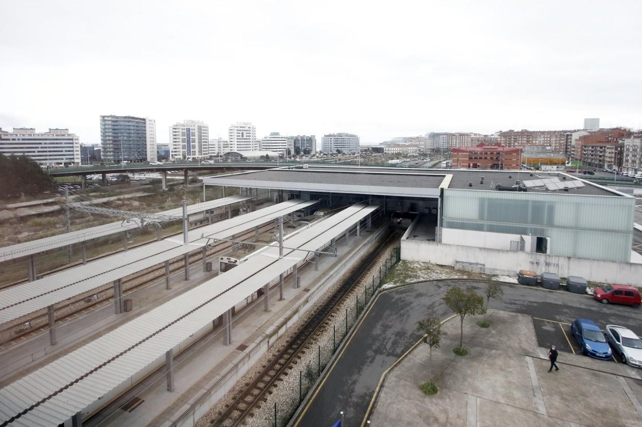 El ministerio plantea ampliar la estación de Sanz Crespo como alternativa a una nueva en Moreda